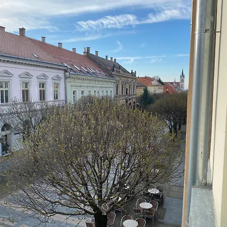 Kastély *